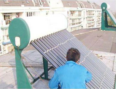 太阳能热水器出水小维修